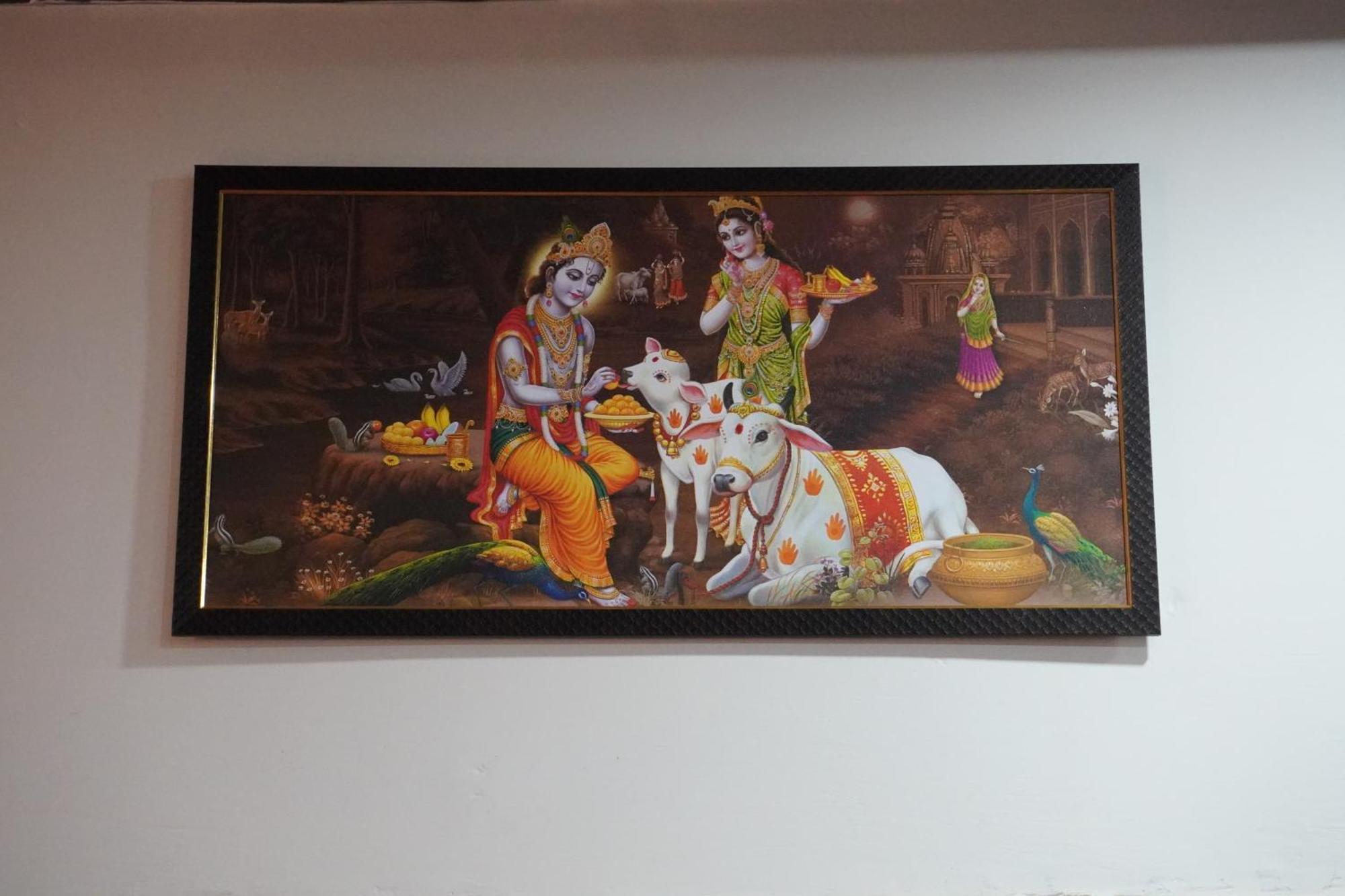 Отель Shree Radha Rani Dham, Near Iskcon And Prem Mandir Вриндавана Экстерьер фото